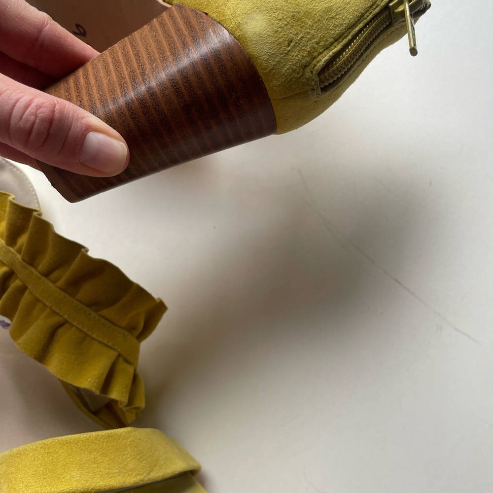 Anthropologie Seychelles Retro Ruffle Yellow Heel - Picture 8 of 12